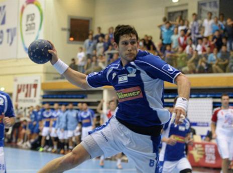 שוב בסגל. עידו טוראל (צילום: דוד פליגל, איגוד הכדוריד)