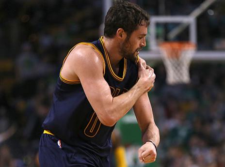 לאב. בלאט מתפלל לשלומו (getty)