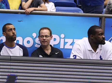 סופו עדיין מושעה (אלן שיבר)