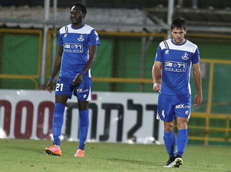 שנה אחת בלבד בליגת העל הספיקה להם. שחקני פ"ת (אלן שיבר)