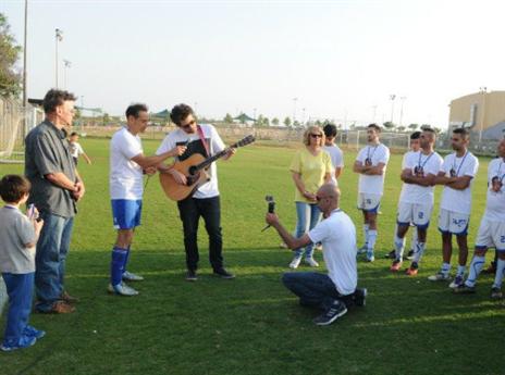 הופעה מיוחדת בסיום (צילום: רון שלום)