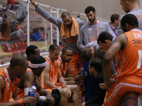 הכתומים לוקחים את הביתיות (האתר הרשמי של ראשון לציון)