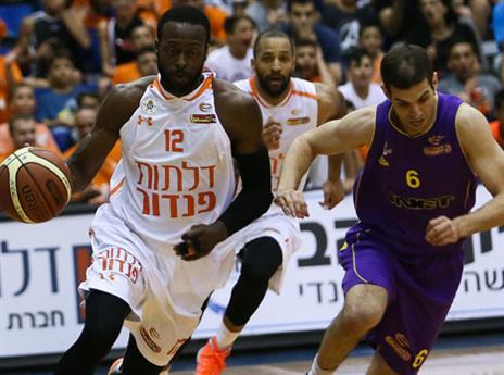 משחק טוב שלו. ג'ונסון (עודד קרני, מכבי ראשל"צ)