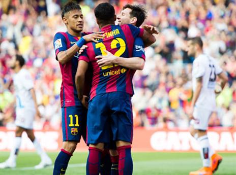 מסי, ראפיניה וניימאר חוגגים את השער הראשון (gettyimages)