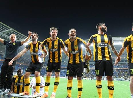 שחקני בית"ר יחגגו בסיום?