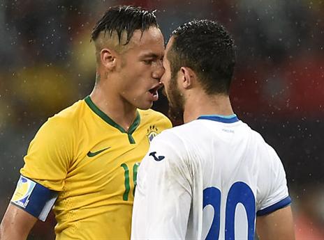 עצבני אחרי הטרבל עם בארסה. ניימאר (GETTYIMAGES)