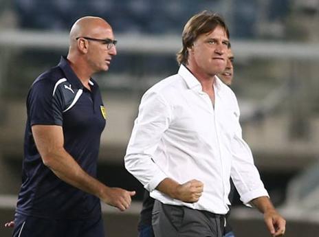 סימן וי ראשון (אלן שיבר)