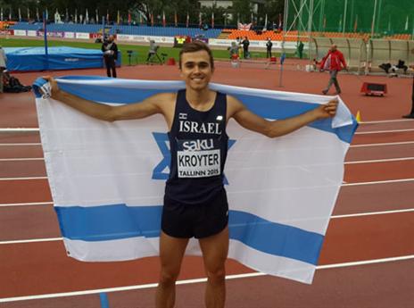 קרויטר, שוב על דוכן המדליות (צילום: יח"צ, איגוד האתלטיקה)