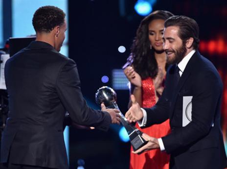 סטף קארי מקבל את פרס ספורטאי השנה (Getty)