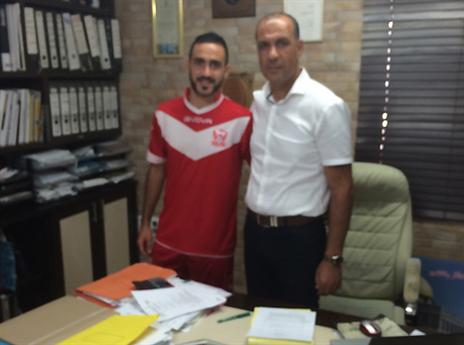 אחד כבר חתם. ספואן זועבי