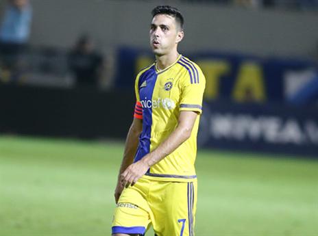 באירופה הוא לא מושיע. זהבי (אלן שיבר)