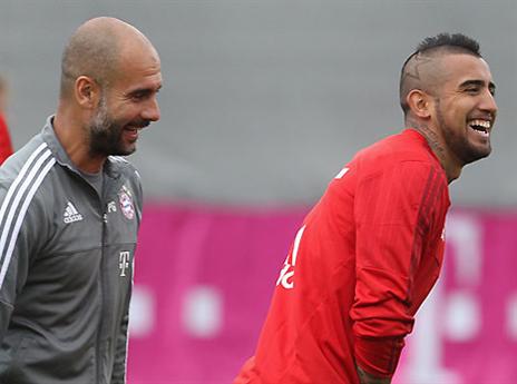 באימון הוא משדר עסקים כרגיל. גווארדיולה עם וידאל