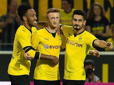 אמורים להעפיל לשלב הבתים. שחקני דורטמונד (GETTYIMAGES)