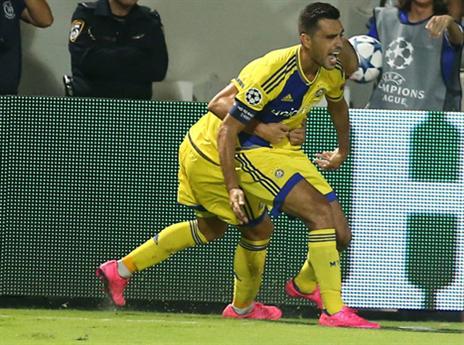 זהבי. גולדהאר לא רוצה לשחרר אותו (אלן שיבר)