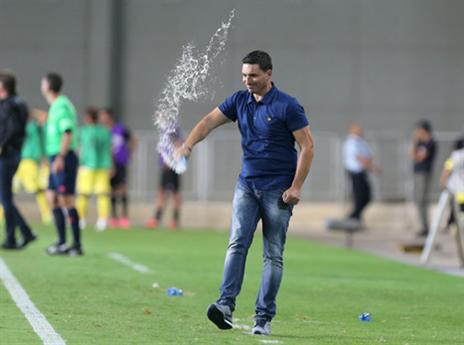 דורה. הוציא עצבים (נמרוד גליקמן)