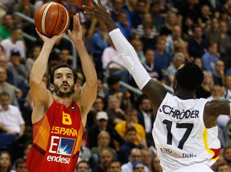 שרודר מנסה לעצור את ריבאס (gettyimages)