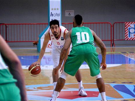 בר טימור מול לובליאנה. ניסוי כלים לא מוצלח (צילום: יוסי לזרוף)