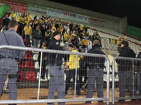 "גם ככה יש נזק". אוהדי בית"ר בדוחא (אלן שיבר)