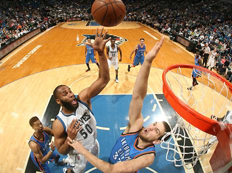 מגיע כדי להוסיף מסה מתחת לסל. אונוקאקו (gettyimages)