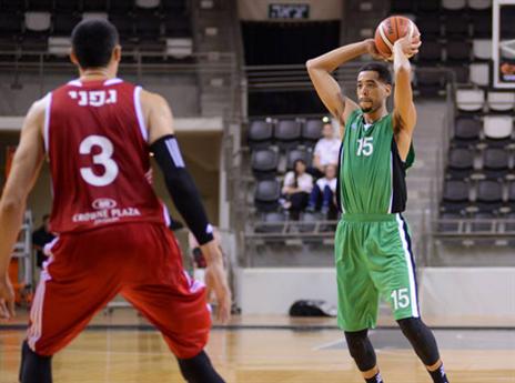 היי, הנה שוב הגב של גפני (מיכה קיזנר, מכבי חיפה)