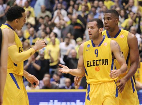 עם פרמאר. "אחד הגארדים הטובים שיש" (אלן שיבר)