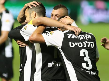 מגיע להם לחגוג. שחקני בית"ר (אלן שיבר)