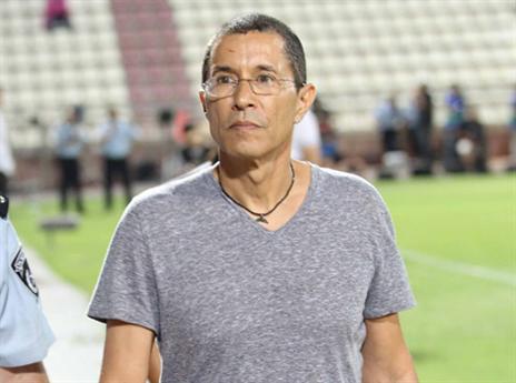 נמאס לו מהקנסות והעונשים. אלי טביב (דני מרון)