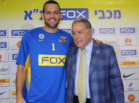 "מתייחסים למתאזרחים כמו סוג ב'". מזרחי (אלן שיבר)