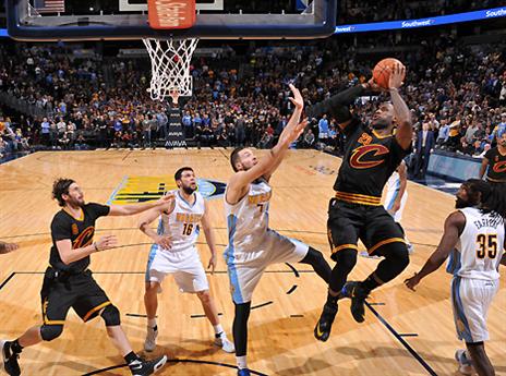 יום קליעות מוצלח לג'יימס, בניגוד לשאר החברים (gettyimages)