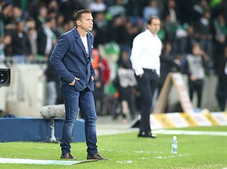 מי ישמש כעוזרו? בכר (אלן שיבר)