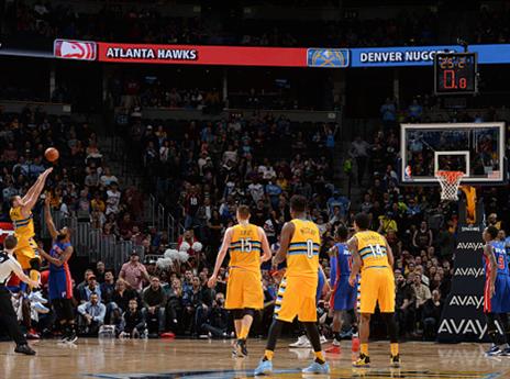 גלינארי קובר את דטרויט עם שלשה קריטית (getty)