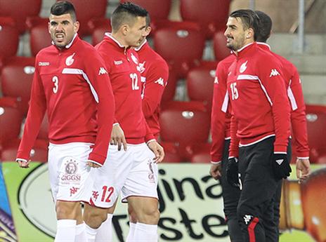 האדומים במצב רוח טוב לפני המשחק (דני מרון)