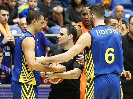 הקבוצה של שרף באה בטענות לצוות השופטים (אלן שיבר)