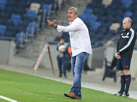 לא רגוע על הקווים. אלי כהן (יוסי שקל)