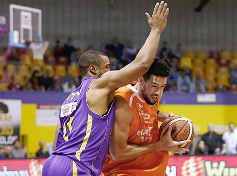 וואט. ושוב איתכם (מנהלת הליגה)