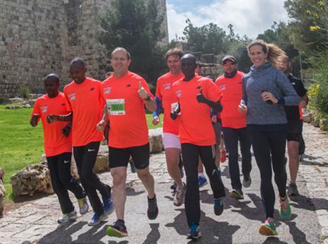 זה מתקרב. ברקת והרצים (פלאש 90)