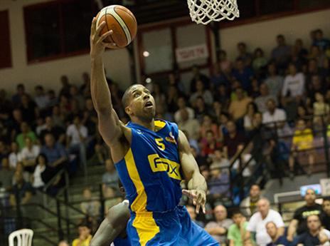 עושה את הנקודות שלו. הנדריקס (עודד קרני)