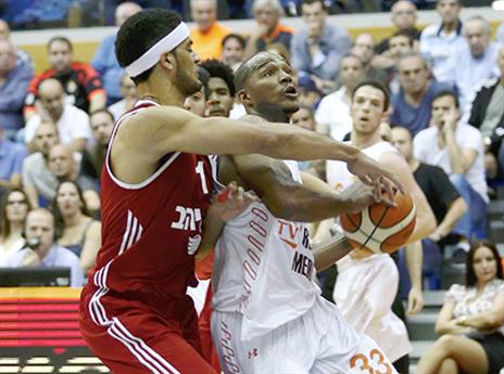 דאנקן מנסה לעצור את רייט (אלן שיבר)