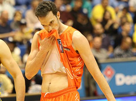 חנוכי בדיכאון. עוד הפסד כתום (צילום: דני מרון)