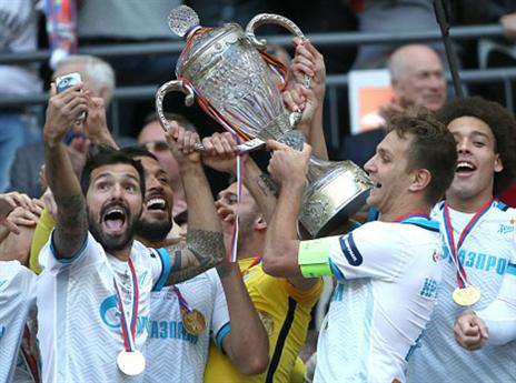 בזניט עשו סלפי בהנפה (getty)