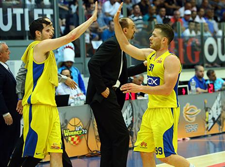 מקל חוגג. "המטרה להגיע עד הסוף" (צילום: מנהלת הליגה)