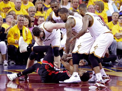 הרפטורס על הקרשים (GETTY)