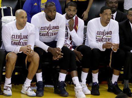 ספסל המפסידים (gettyimages)