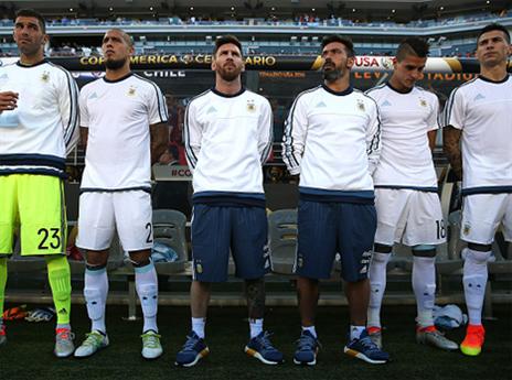 שוב על הספסל? (Getty)