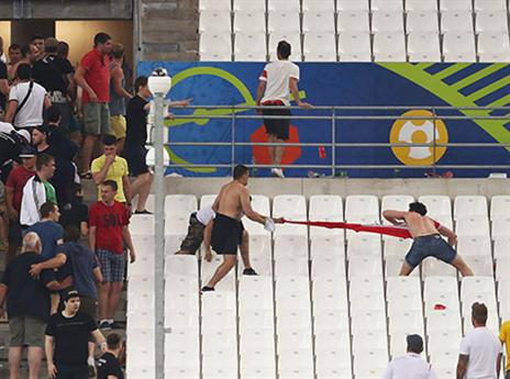 8 נעצרו (getty)