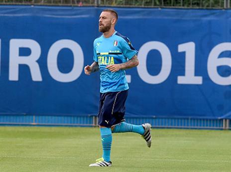 למי שתהה, דה רוסי לא יעשה חשבון לזלאטן על כר הדשא (gettyimages(