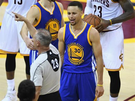 היכולות וקור הרוח שלו יהוו גורם מכריע הלילה. קרי מורחק במשחק 6 (getty)