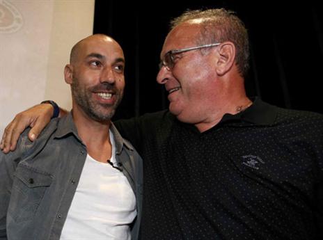 ג'וב ראשון כמאמן. טפירו (אלן שיבר)