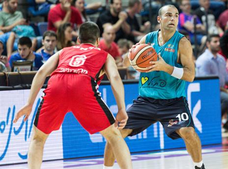 ניסים. טפירו סימן אותו (עודד קרני)