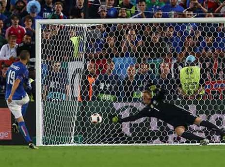 בונוצ'י הפך לגיבור טראגי (gettyimages)